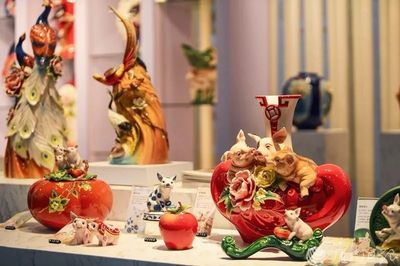 會(huì)展中心美翻天！一年賣(mài)出十個(gè)億的故宮文創(chuàng)來(lái)了，還有敦煌壁畫(huà)……